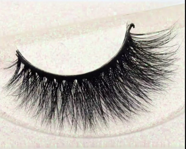 Cruelty Free Mink Lashes Guilded - Beau Bakers Co 